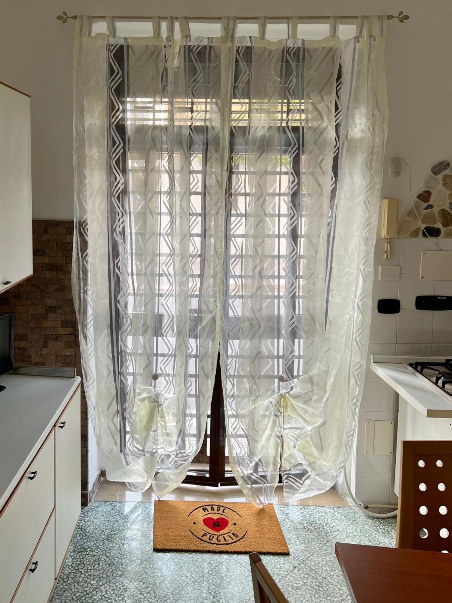 Dimora Cuoccio Bed & Breakfast Bari Exterior photo