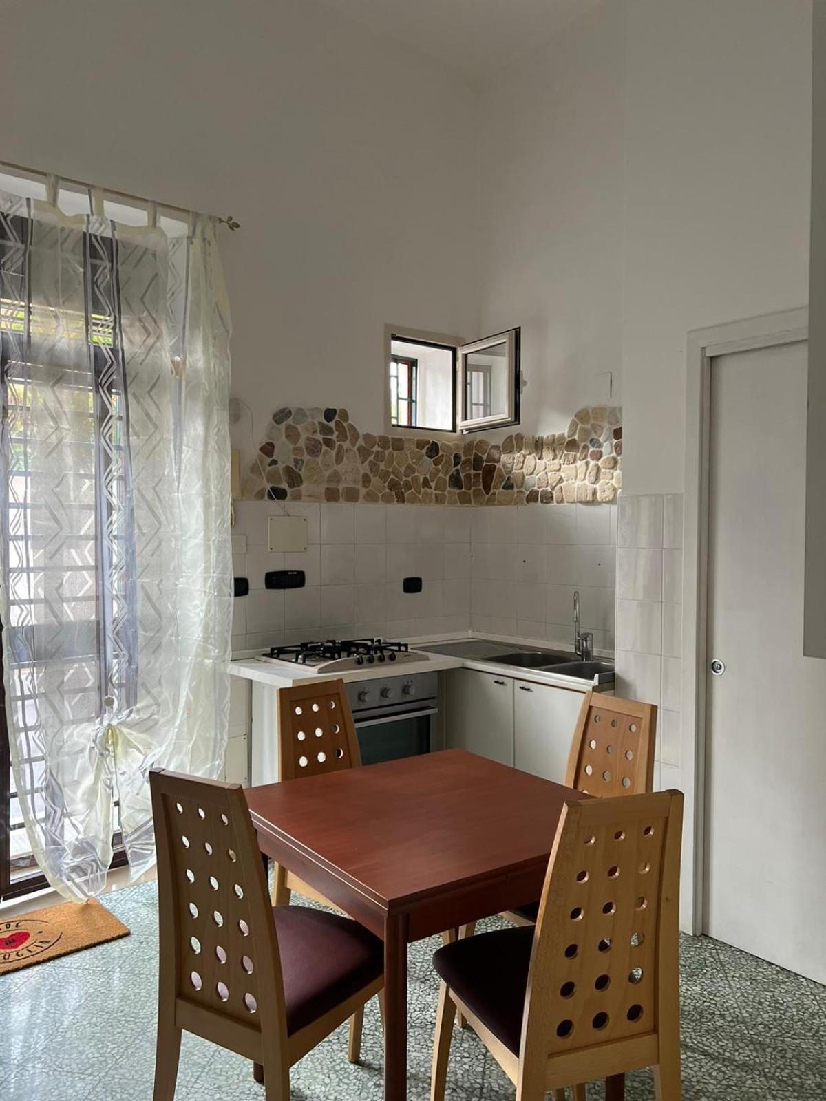 Dimora Cuoccio Bed & Breakfast Bari Exterior photo